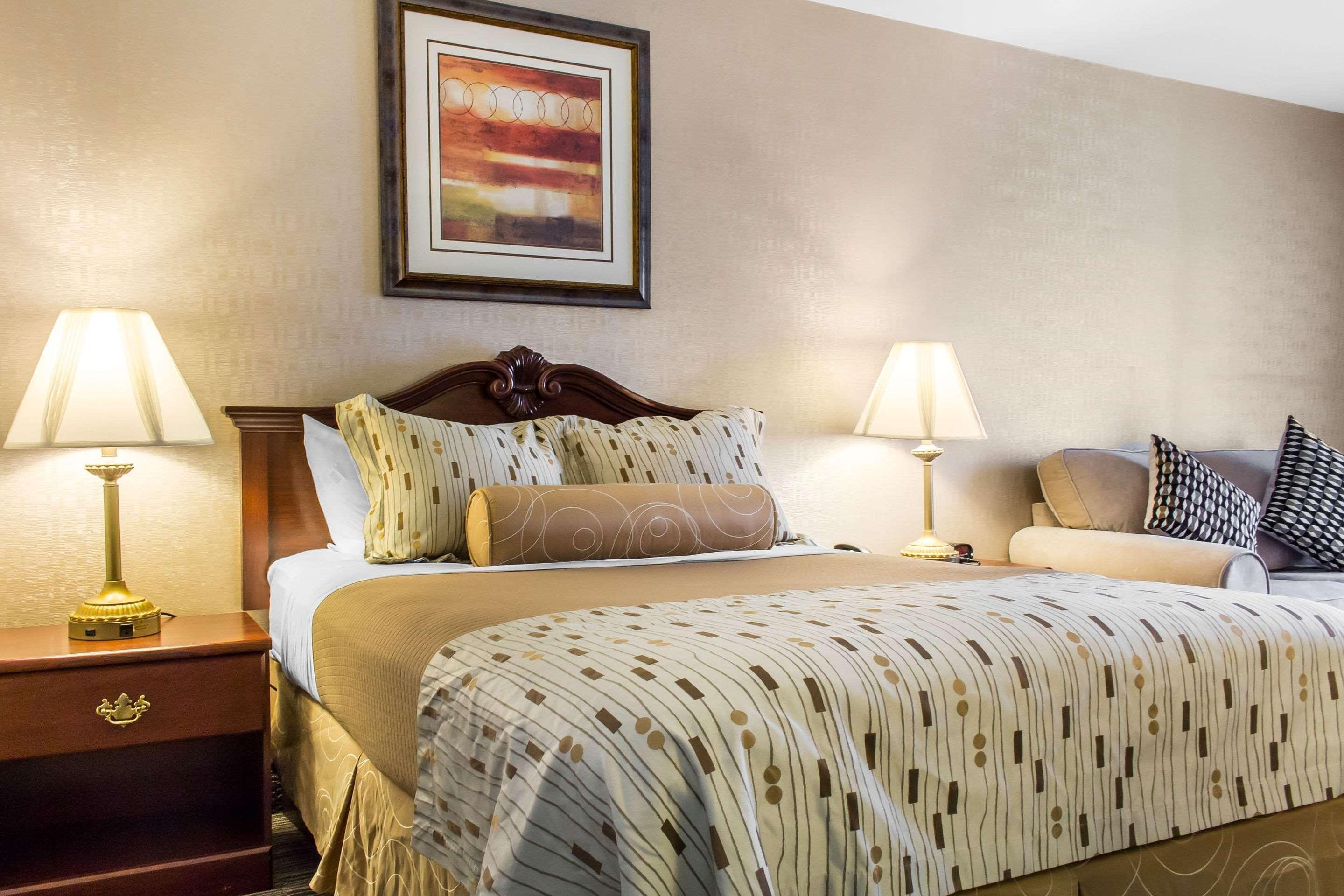 Clarion Philadelphia International Airport Hotel 3*