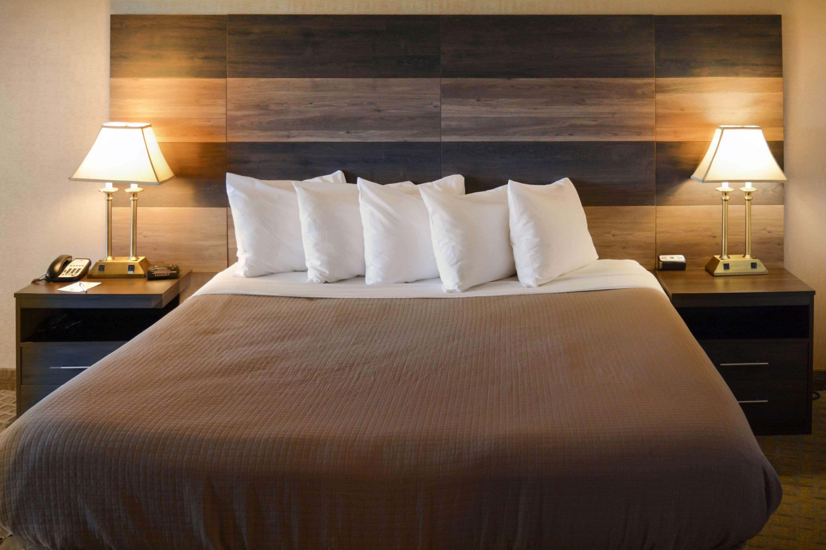 Clarion Philadelphia International Airport Hotel 3*